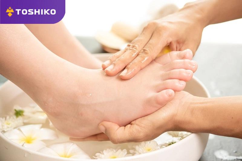Lợi ích của massage chân là gì? Cách tự massage chân tại nhà