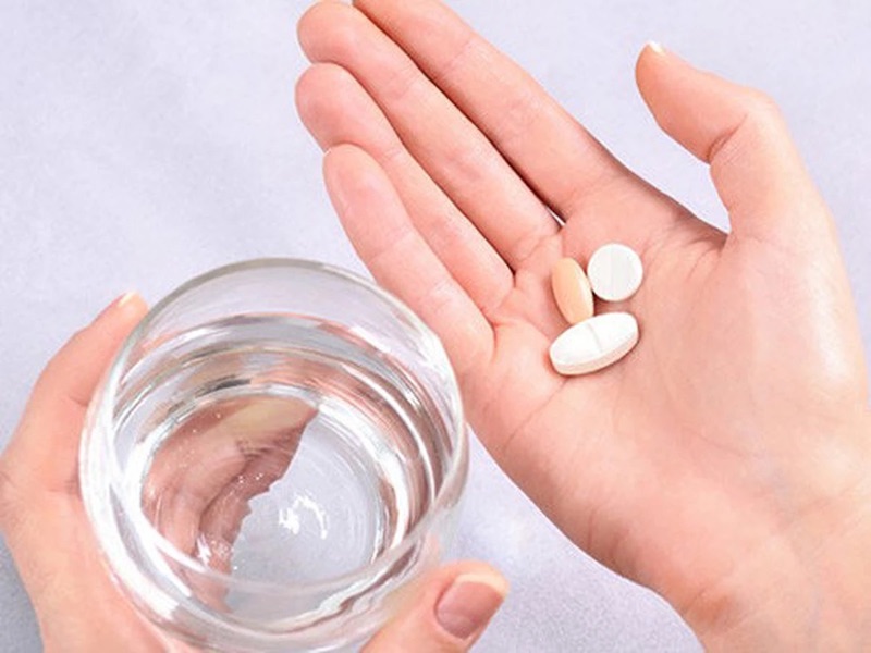 Nếu đang sử dụng thuốc nên tham vấn bác sĩ trước khi ăn lựu