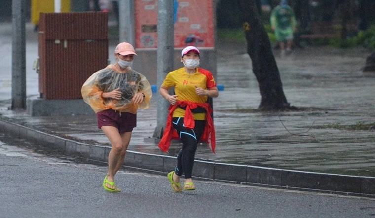 Mặc áo mưa tập thể dục có thể làm tăng nguy cơ bị bệnh da liễu