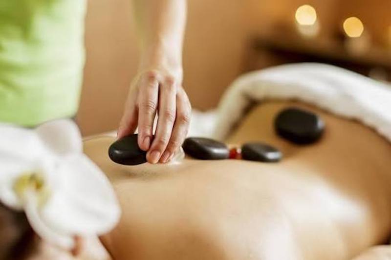 Đá nóng massage thường có nhiệt độ từ 130 - 145 độ C