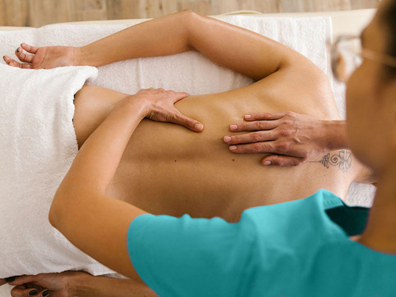 Các động tác xoa bóp giúp giảm đau lưng hiệu quả