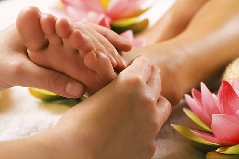 Kéo giãn bàn chân và cổ chân