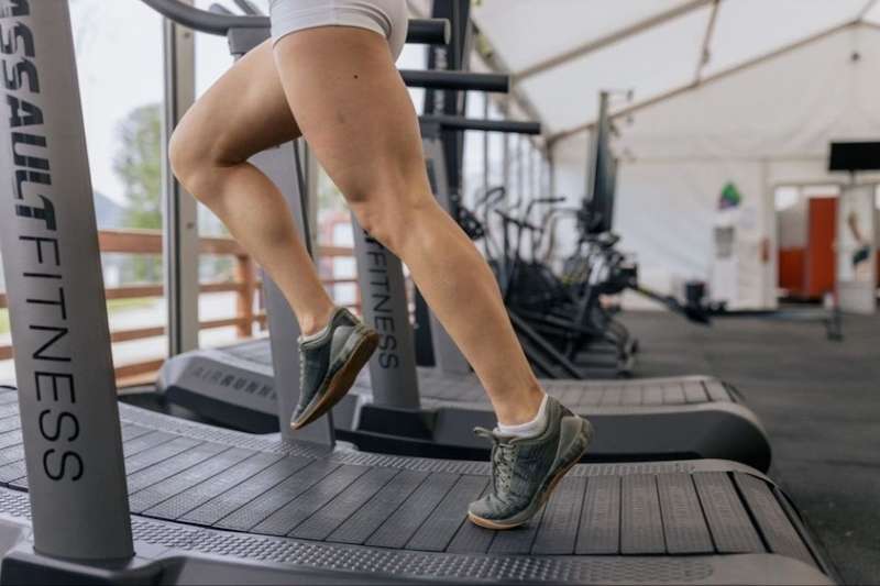 Máy chạy cơ hoạt động chủ yếu bằng sức người nên cho hiệu quả đốt mỡ cao hơn