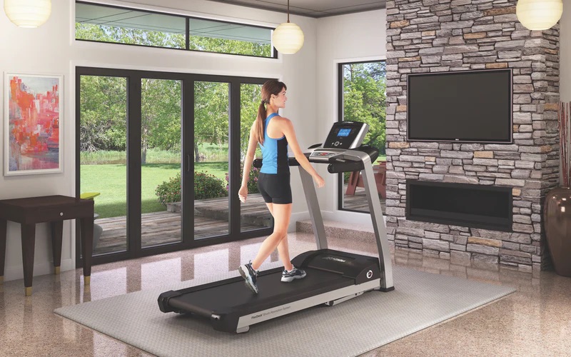 Máy chạy bộ Life Fitness có tốt không? Của nước nào?