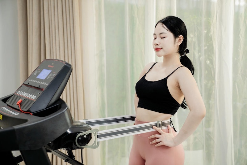 Máy chạy bộ Toshiko có nhiều tính năng tiện ích