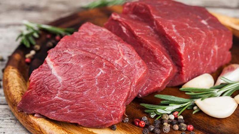 Người bị đau lưng nên hạn chế ăn thịt đỏ