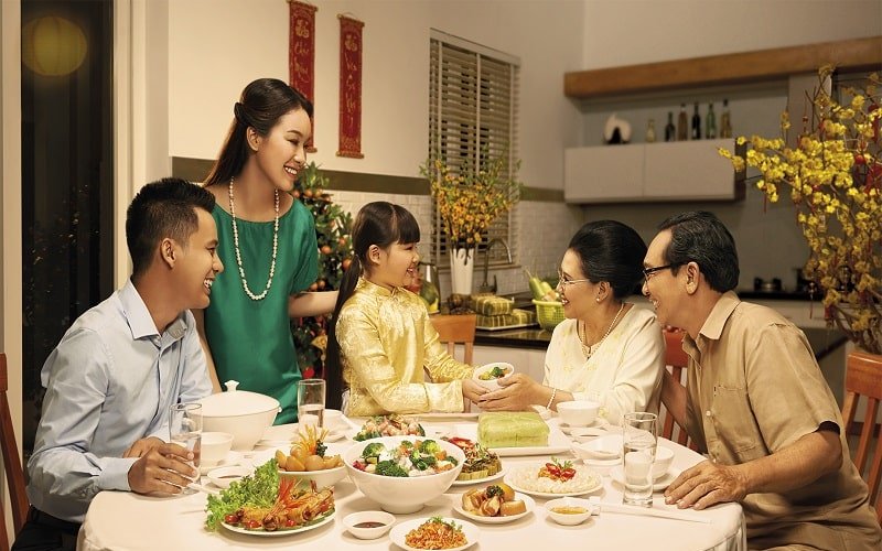 Bữa cơm gia đình sẽ là món quà tuyệt vời dành tặng mẹ