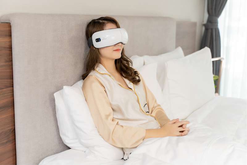 Nhận máy massage mắt M1 khi mua ghế massage Toshiko