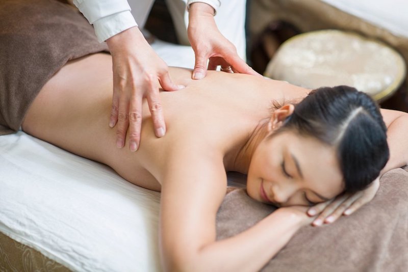 Điều chỉnh lực massage hợp lý để tránh làm tổn thương cơ thể