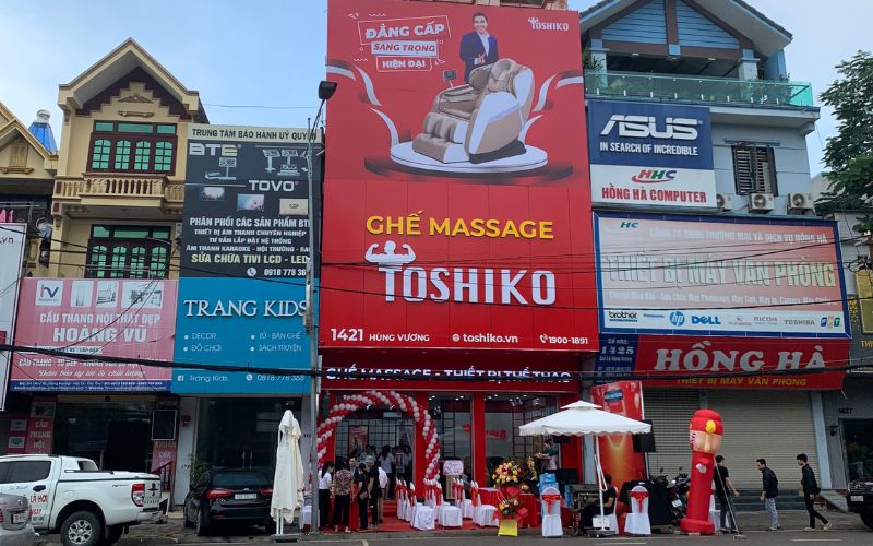 Mặt trước showroom máy chạy Toshiko Phú Thọ