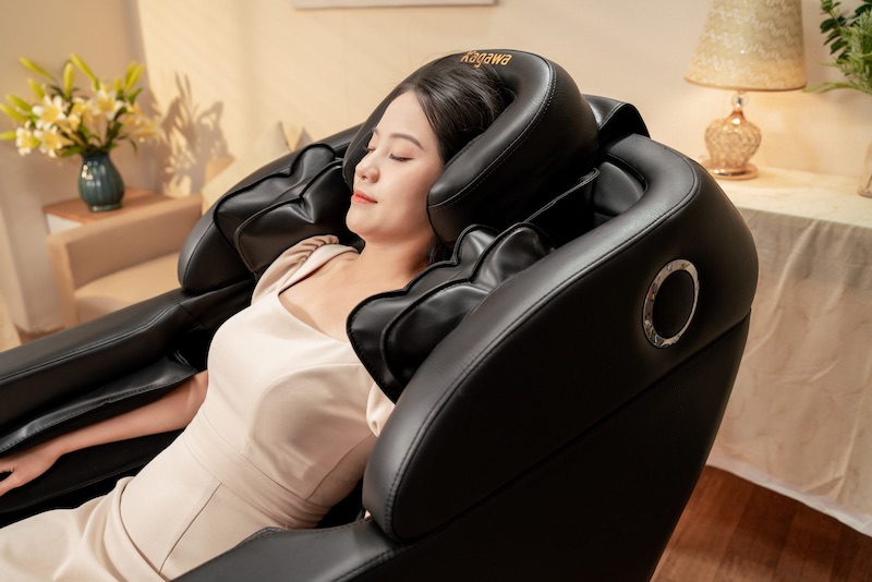 Quá trình hoạt động của con lăn và túi khí giúp tạo ra các động tác massage chuyên nghiệp