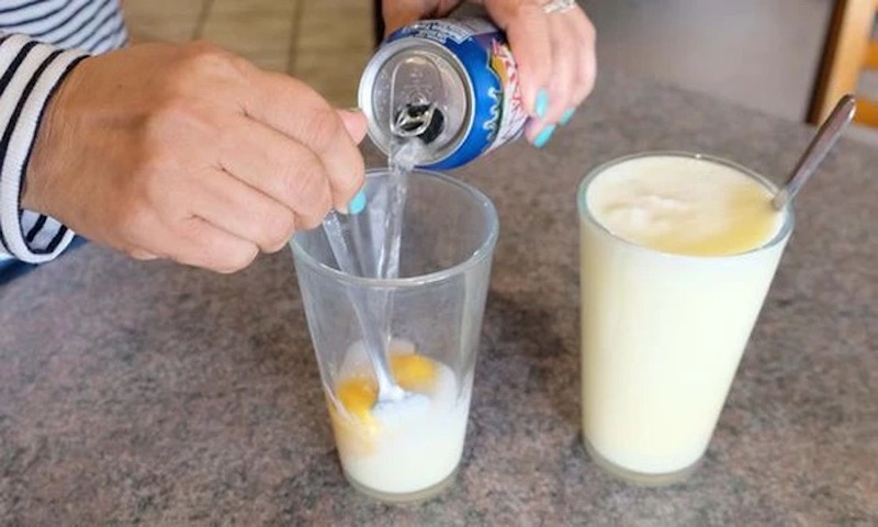 Sữa đặc đánh với trứng gà và soda cho ra thành phẩm một loại đồ uống ngon và bổ dưỡng