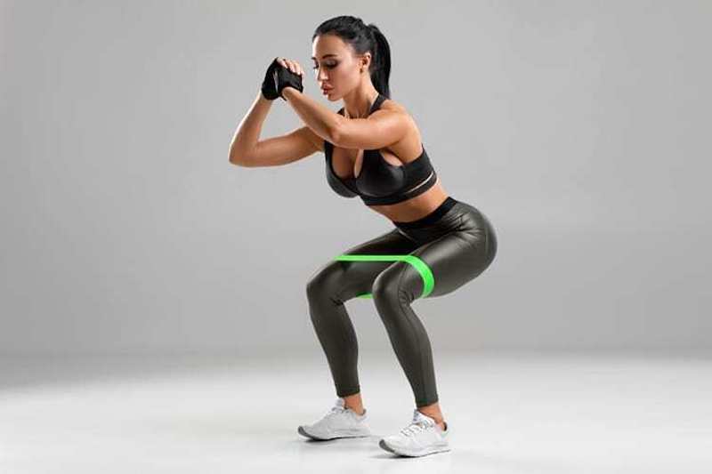 Curtsy Lunge siết cơ mông và làm săn chắc cơ đùi