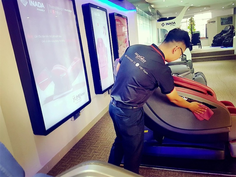 Trung tâm bảo hành ghế massage Maxcare Home Việt Nam là nơi tin cậy để sử dụng dịch vụ bọc da ghế matxa