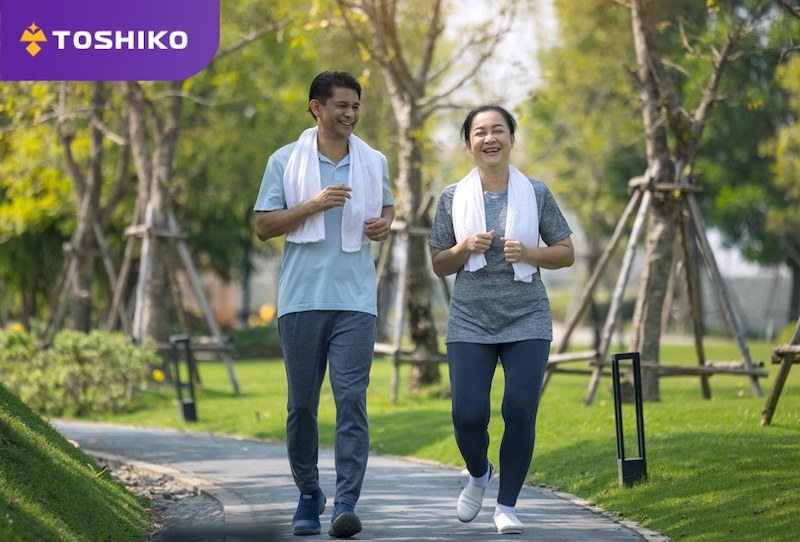 Tuổi 60 đi bộ hàng ngày có tốt không? Hướng dẫn đi bộ đúng cách