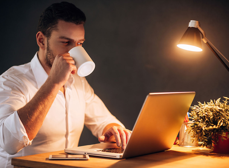 Sữa cà phê giúp tăng khả năng tỉnh táo và tập trung