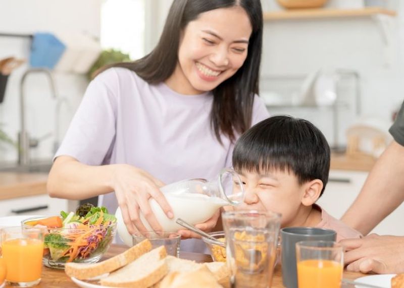 Uống ngũ cốc vào buổi sáng vừa dinh dưỡng vừa no lâu