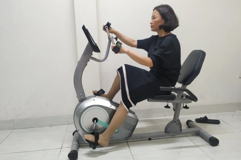 Xe đạp tập có ghế tựa lưng lý tưởng cho người cao tuổi