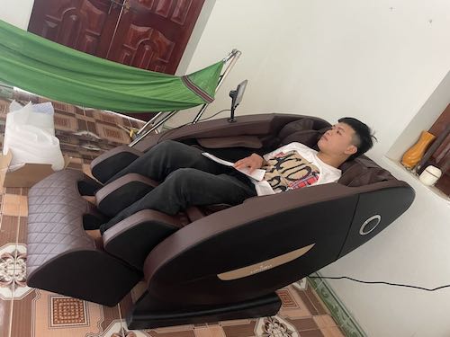 Ảnh thực tế của Nguyễn Trần Khánh Chi, ảnh 2