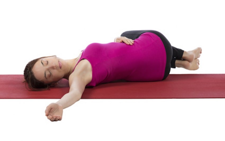 Tư thế nằm xoay bụng (Revolved Abdominal)