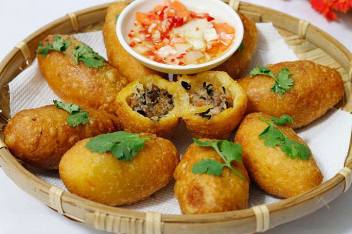 Bánh rán mặn tương đối giàu calo