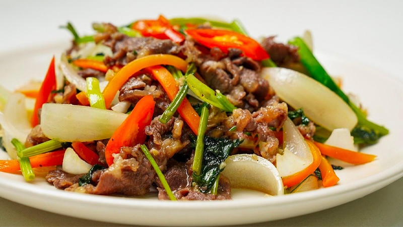 Thịt bò xào hành tây