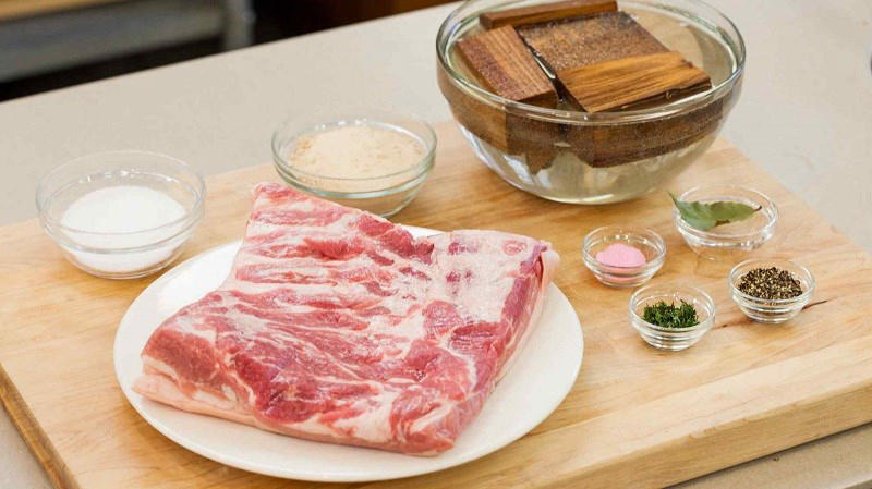 100g thịt heo chứa mỡ bao nhiêu calo