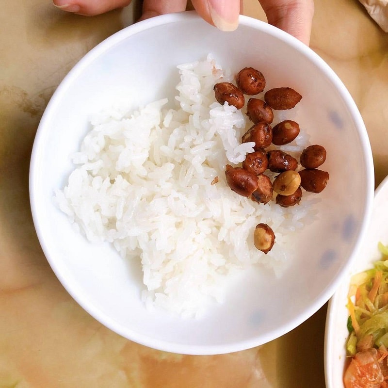 Nên ăn lạc giữa các bữa ăn