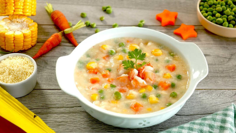 Súp sẽ ngon ngọt hơn nếu bạn cho thêm chút bắp