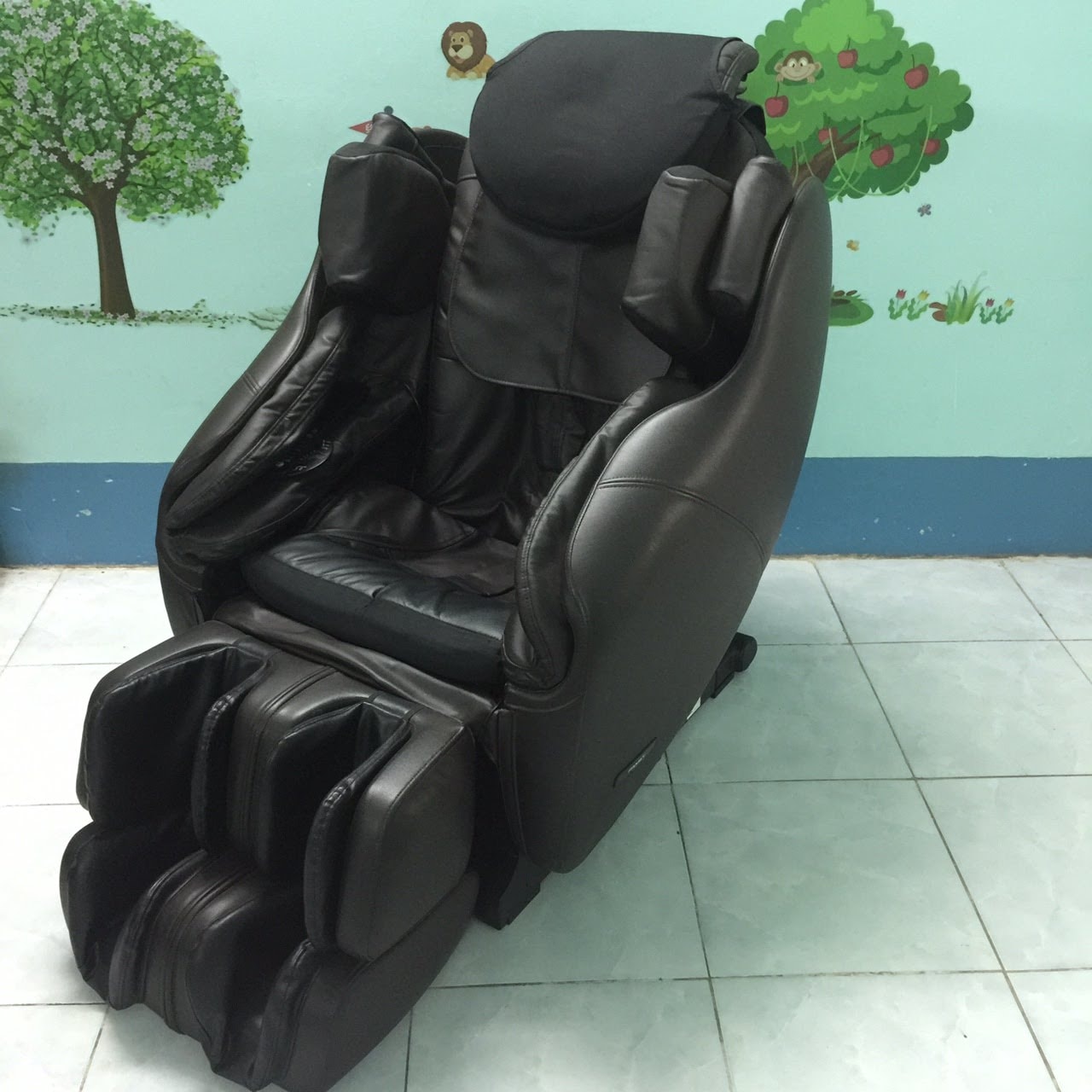 Nên trải nghiệm dùng thử ghế massage thanh lý trước khi mua