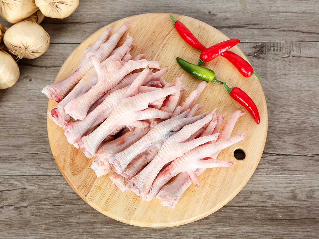 Chân gà bao nhiêu calo? Ăn chân gà có béo không?