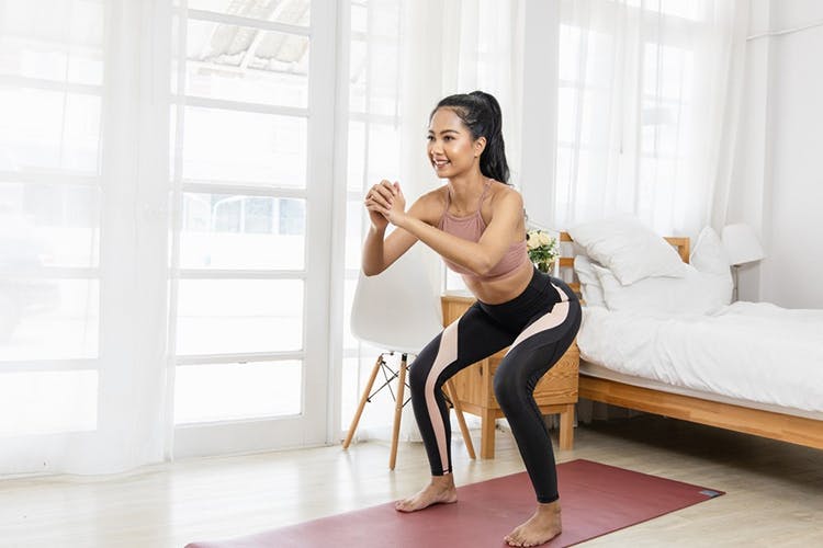 Động tác squat cơ bản