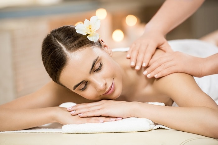 Massage lưng xoa dịu nhức mỏi