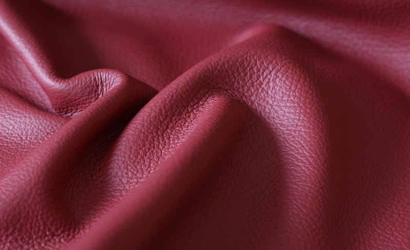 Da Microfiber mang lại cẩm giác mềm mịn, dễ chịu cho người dùng