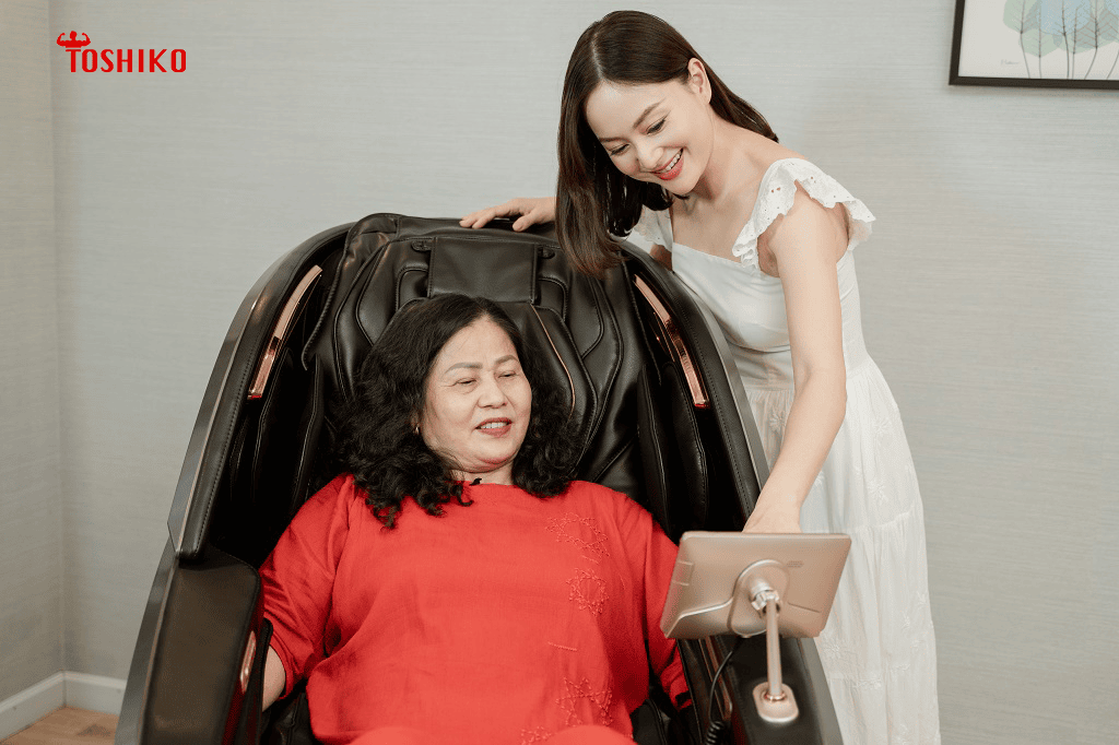 Ghế massage toàn thân Toshiko với nhiều chức năng công nghệ hiện đại