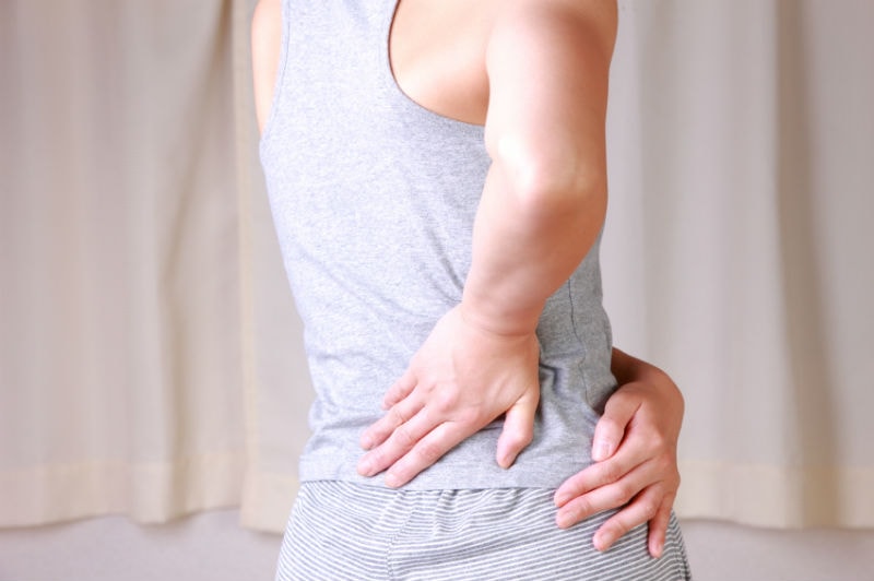 Đau giữa lưng bên phải là bệnh gì, khắc phục ra sao?, ảnh 4