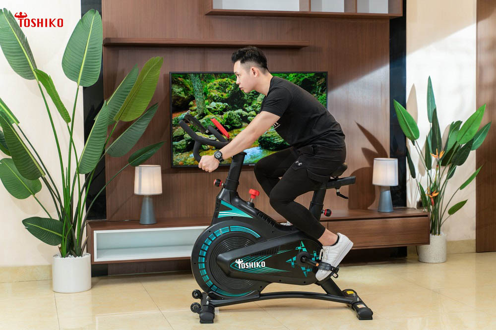 Tập với xe đạp trong nhà hạn chế những nguy mất an toàn có thể xảy ra