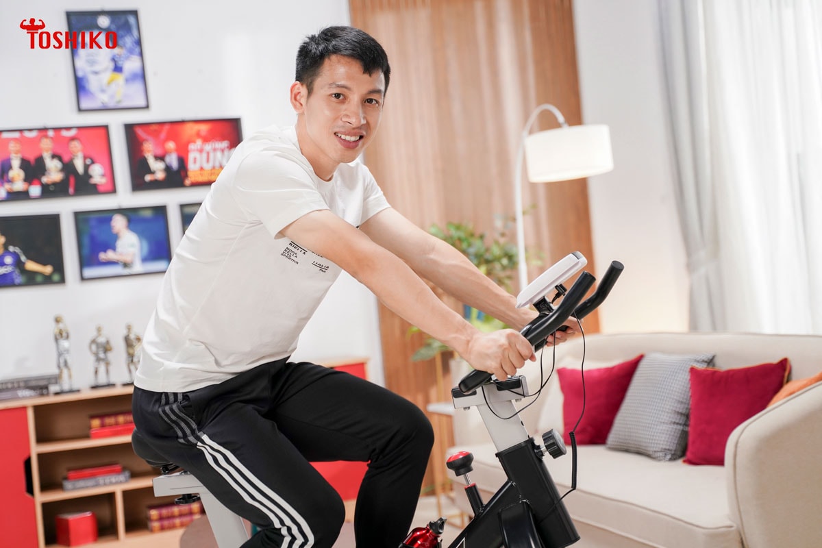 Đạp xe đạp tập giúp tăng cường sức khỏe cơ bắp