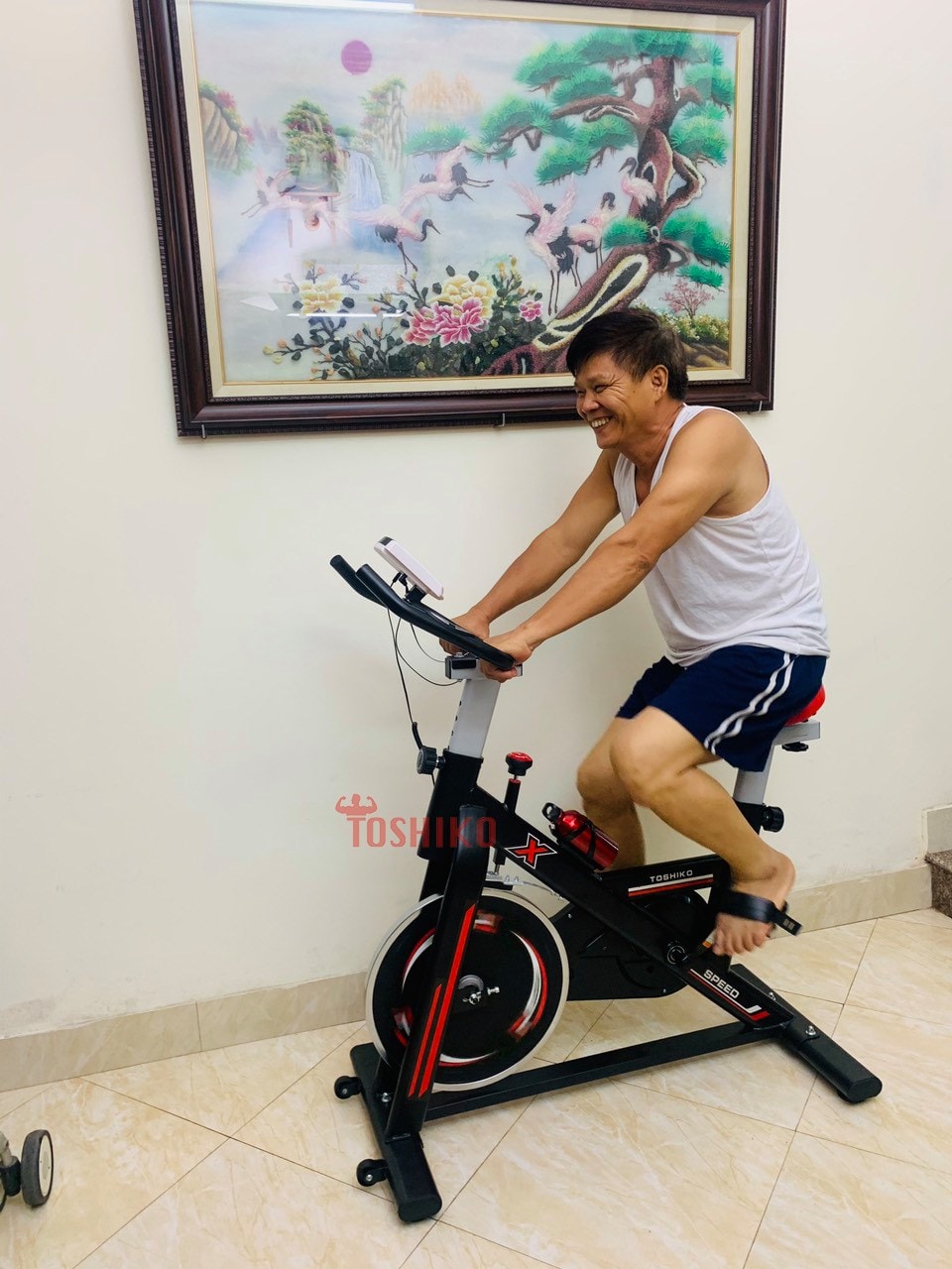 Xe đạp tập phục hồi chức năng tặng cha mẹ