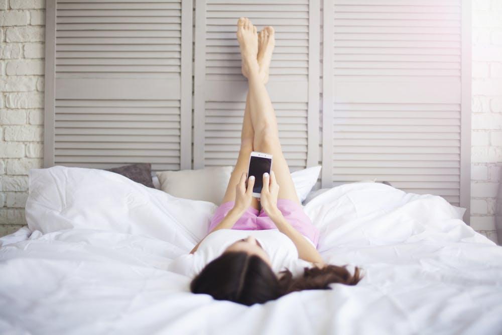 Bài tập giảm mỡ bụng trên giường dành cho người lười, ảnh 2