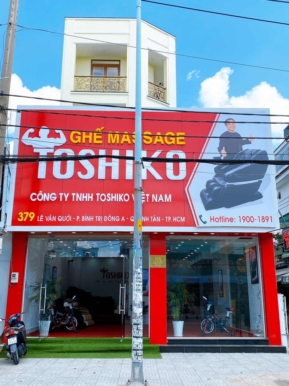 Hình ảnh showroom máy chạy bộ Bình Tân - Toshiko