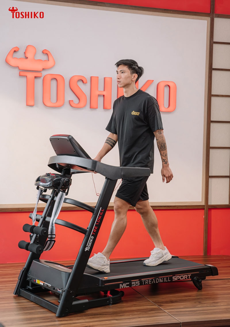 Tập luyện chạy bộ trên máy