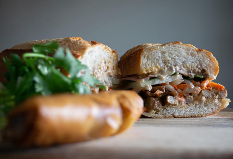 1 Ổ bánh mì thịt bao nhiêu calo? Ăn nhiều bánh mì thịt có tốt không?, ảnh 6