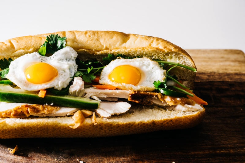 Bánh mì trứng bao nhiêu calo? Mẹo ăn bánh mì mà không lo béo, ảnh 6