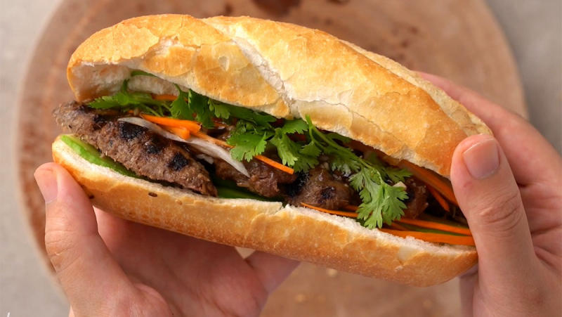 1 Ổ bánh mì thịt bao nhiêu calo? Ăn nhiều bánh mì thịt có tốt không?, ảnh 2