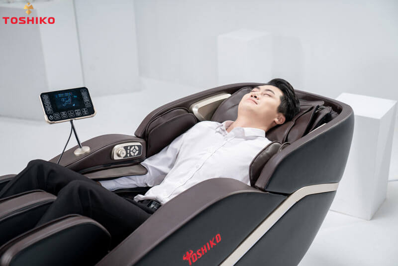 Cách ngồi ghế massage giảm cân hiệu quả là chọn chế độ săn chắc cơ bắp