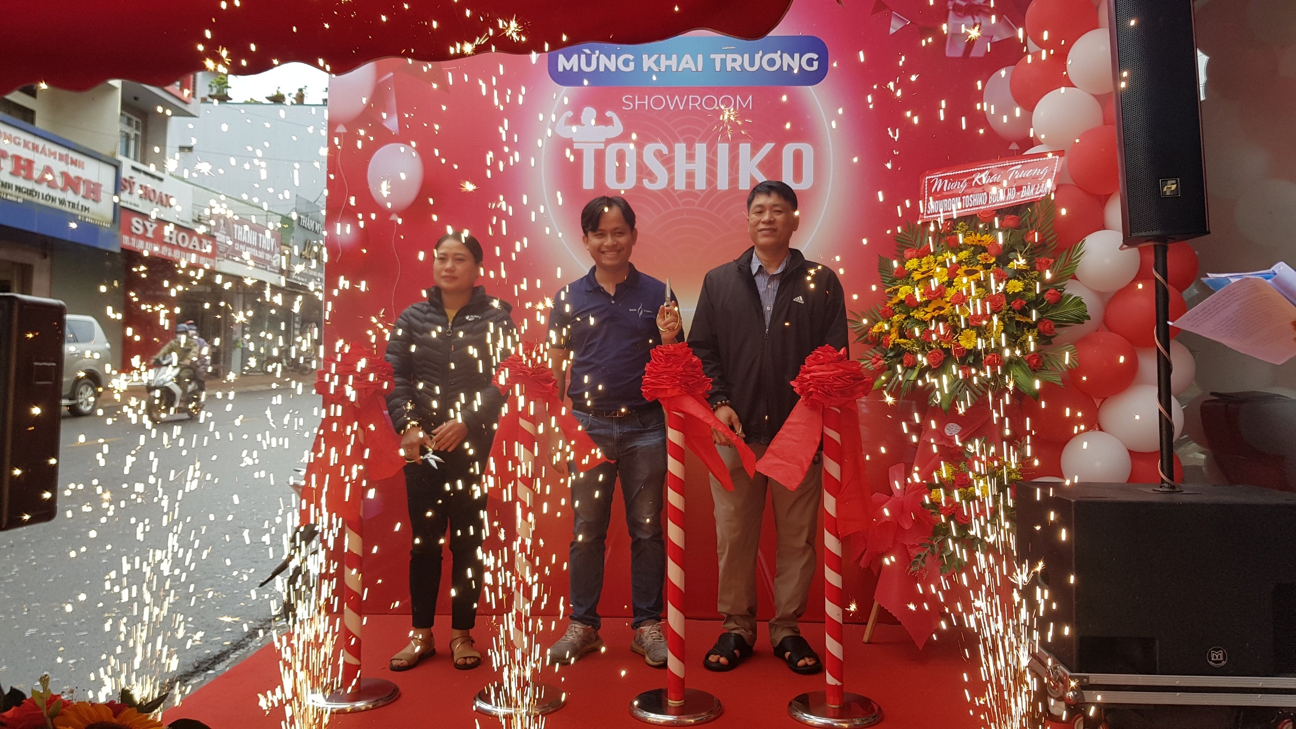 Khai trương showroom ghế mát xa Đắk Lắk