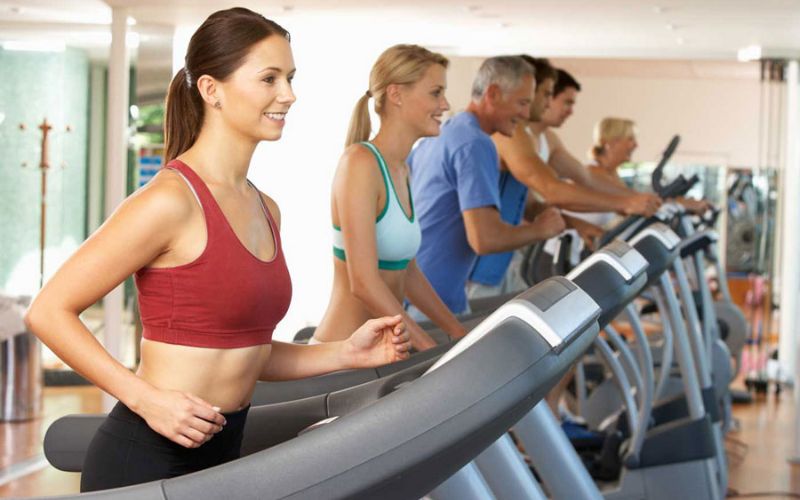 Máy chạy đa năng có nhiều chức năng tập luyện hữu ích