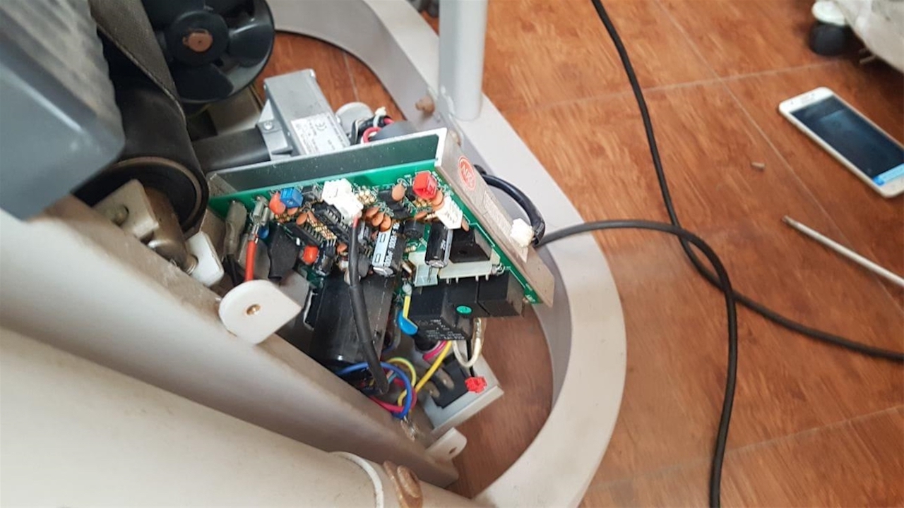 Dây cáp gặp vấn đề khiến máy chạy phát sinh lỗi