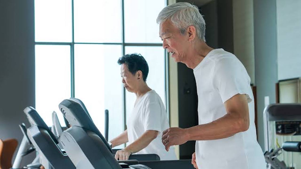 Máy chạy thể dục Nhật Bản được trang bị đa dạng tính năng